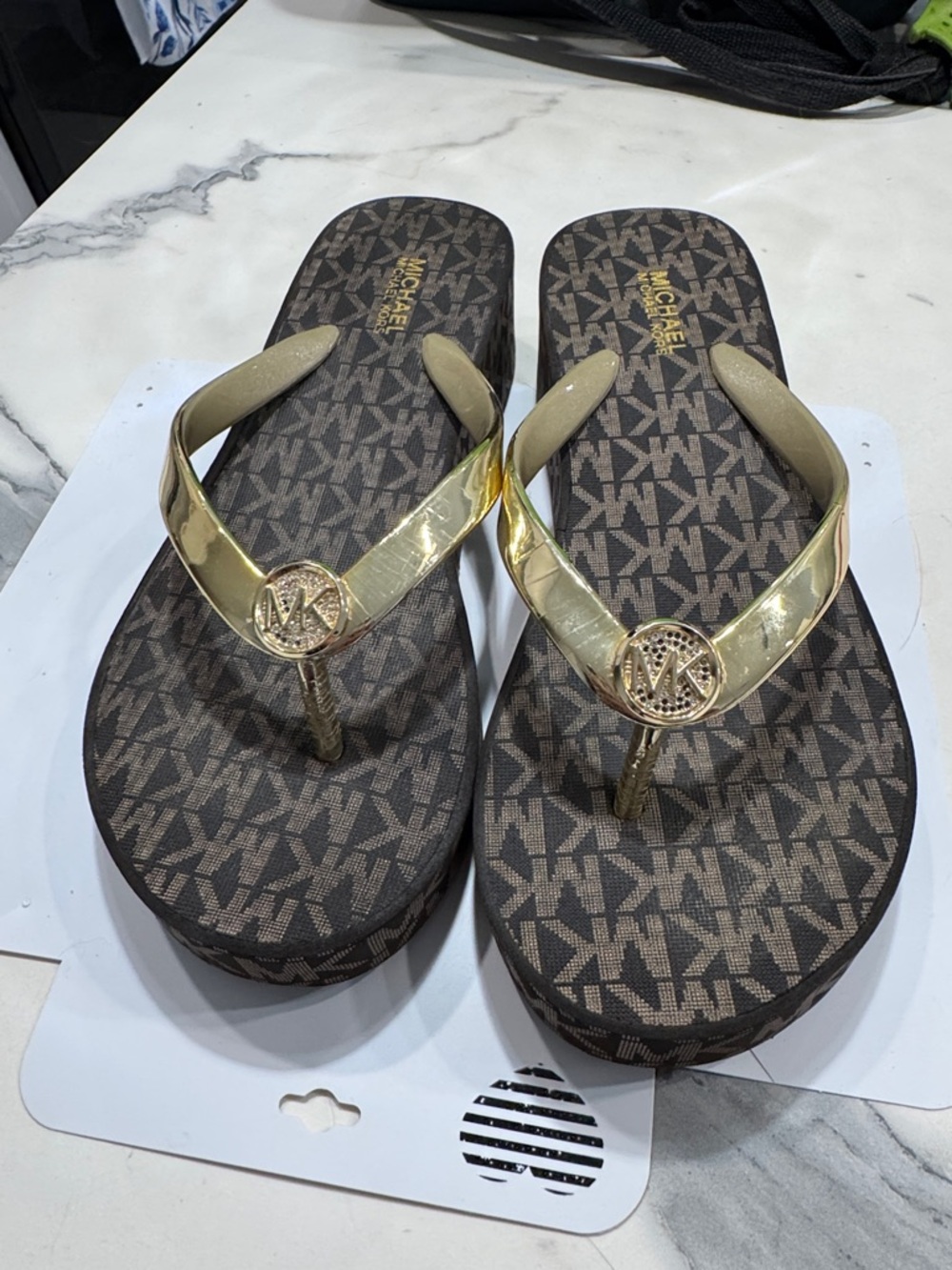 Michael Kors Platform Flip Flops‎ Womens Size 5 Gold Good MK Monogram Wedge